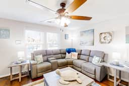 Central Galveston Cottage
