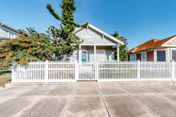 Castaway Cottage