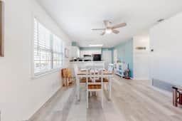 Lazy Seagull Beach House - Upstairs