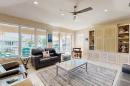 Hibiscus Hideaway Beach House