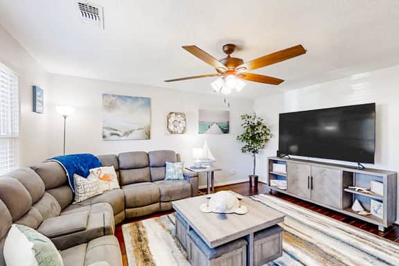 Central Galveston Cottage