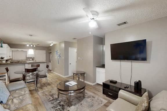 Las Palmas Condominiums #10