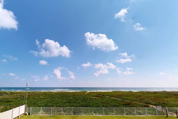 La Playa Condominiums 209