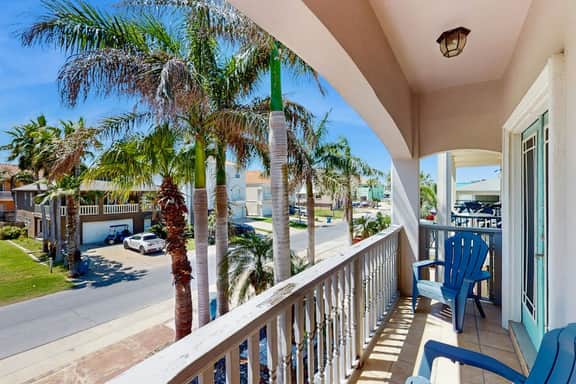Pura Vida Unit A