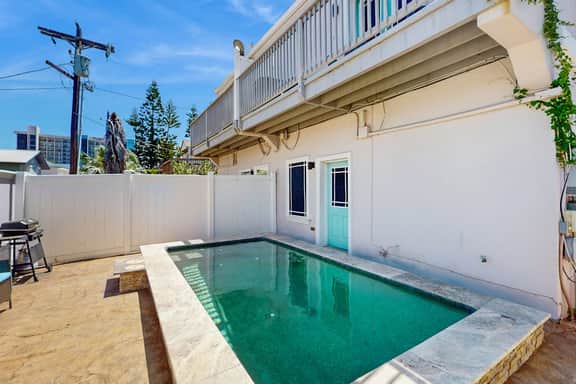 Pura Vida Unit A