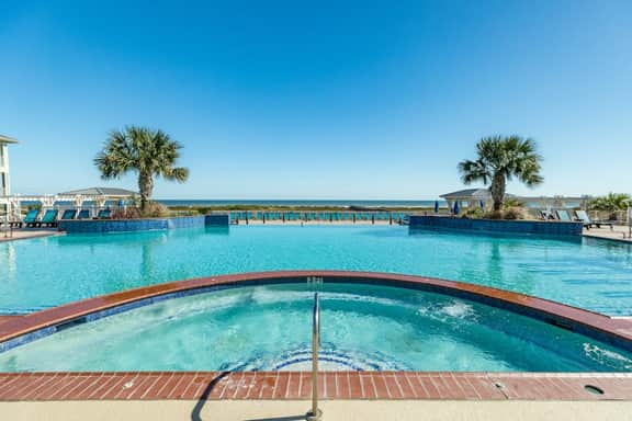 Pointe West Resort - Beach Retreat