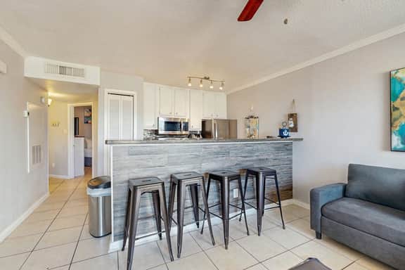 Maravilla Condos - Anchors Away