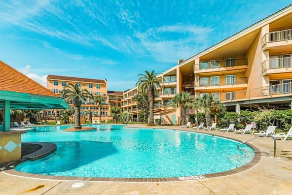 Maravilla Condos - Anchors Away
