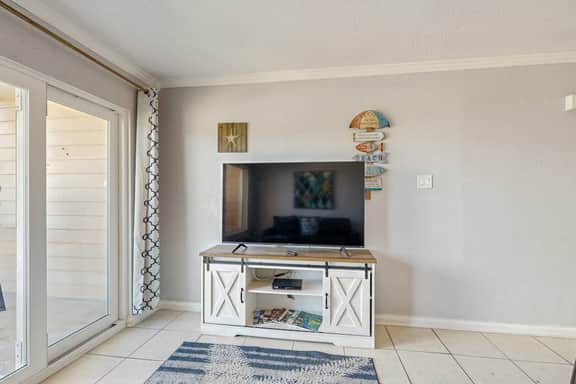Maravilla Condos - Anchors Away