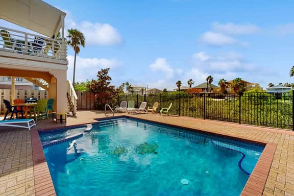 Hibiscus Hideaway Beach House