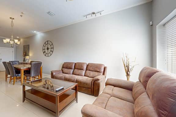 La Isla Condominiums #F304
