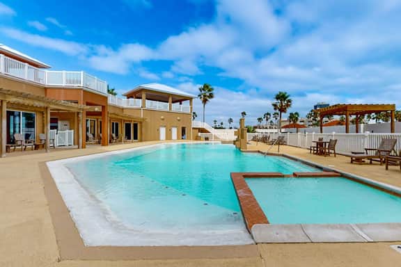 La Isla Condominiums #F304