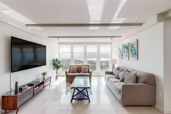 Solare Tower 1202