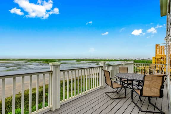 Pointe West - Bay Breeze Paradise