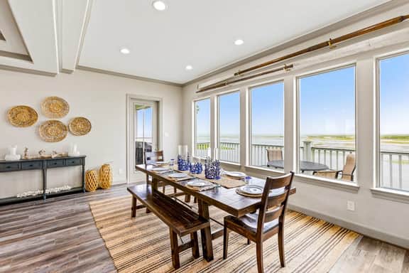 Pointe West - Bay Breeze Paradise