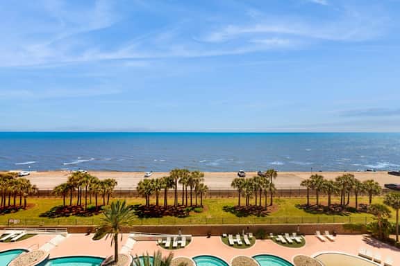 Diamond Beach Resort - A Shore Thing