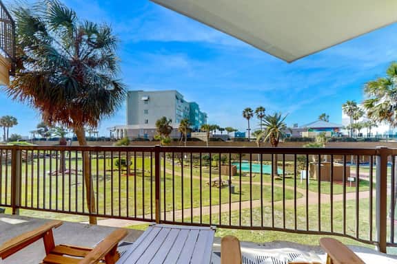 Maravilla Condos - Lonestar Oceanview Villa 1