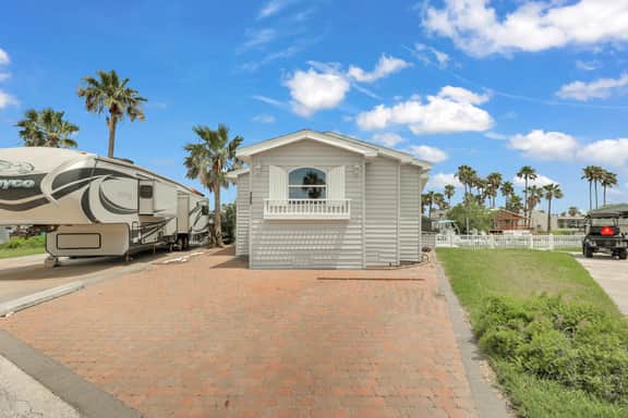 Waterfront Oasis - Bay Views, Pool, Golf, Tennis