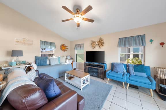Mermaid Manor - Waterfront, Sleeps 6, Pools, Golf