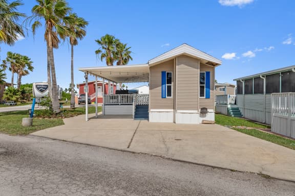 Blue Paradise - Pools, Golf, Deck, Pet Friendly